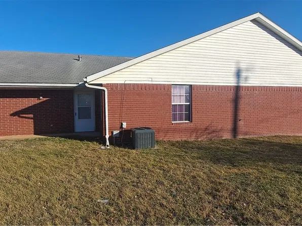 816 E Audrey Ln, Rogers, AR 72758