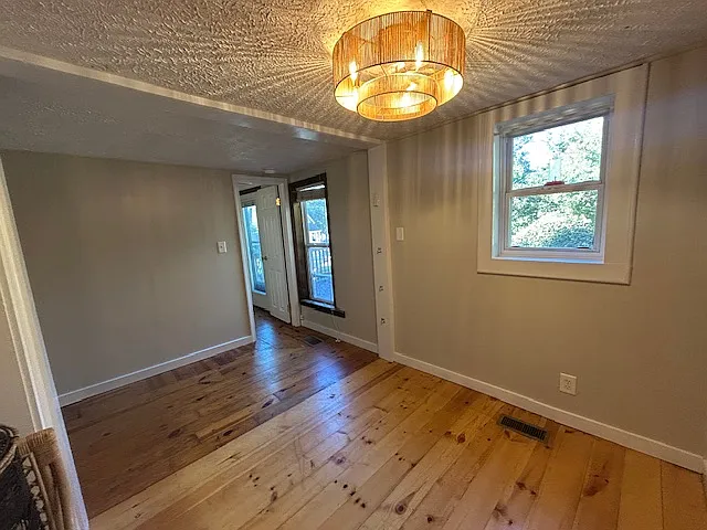 1086 W Hancock Ave — Photo 21