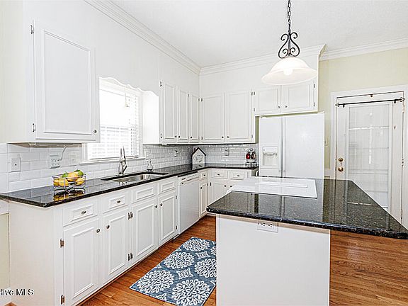 3rd image of 4016 Carybrook Road