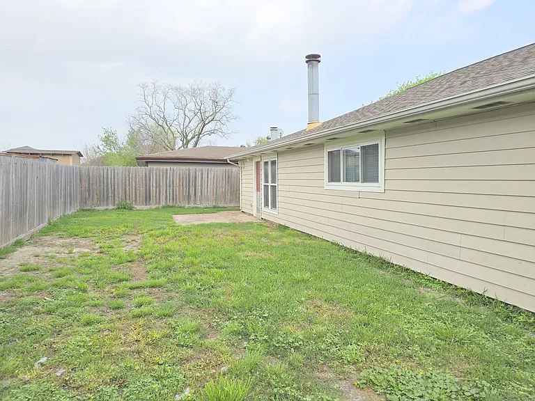 1335 Willersley Ln — Photo 17