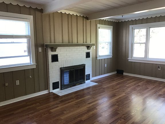 4th image of 403 N 4th St