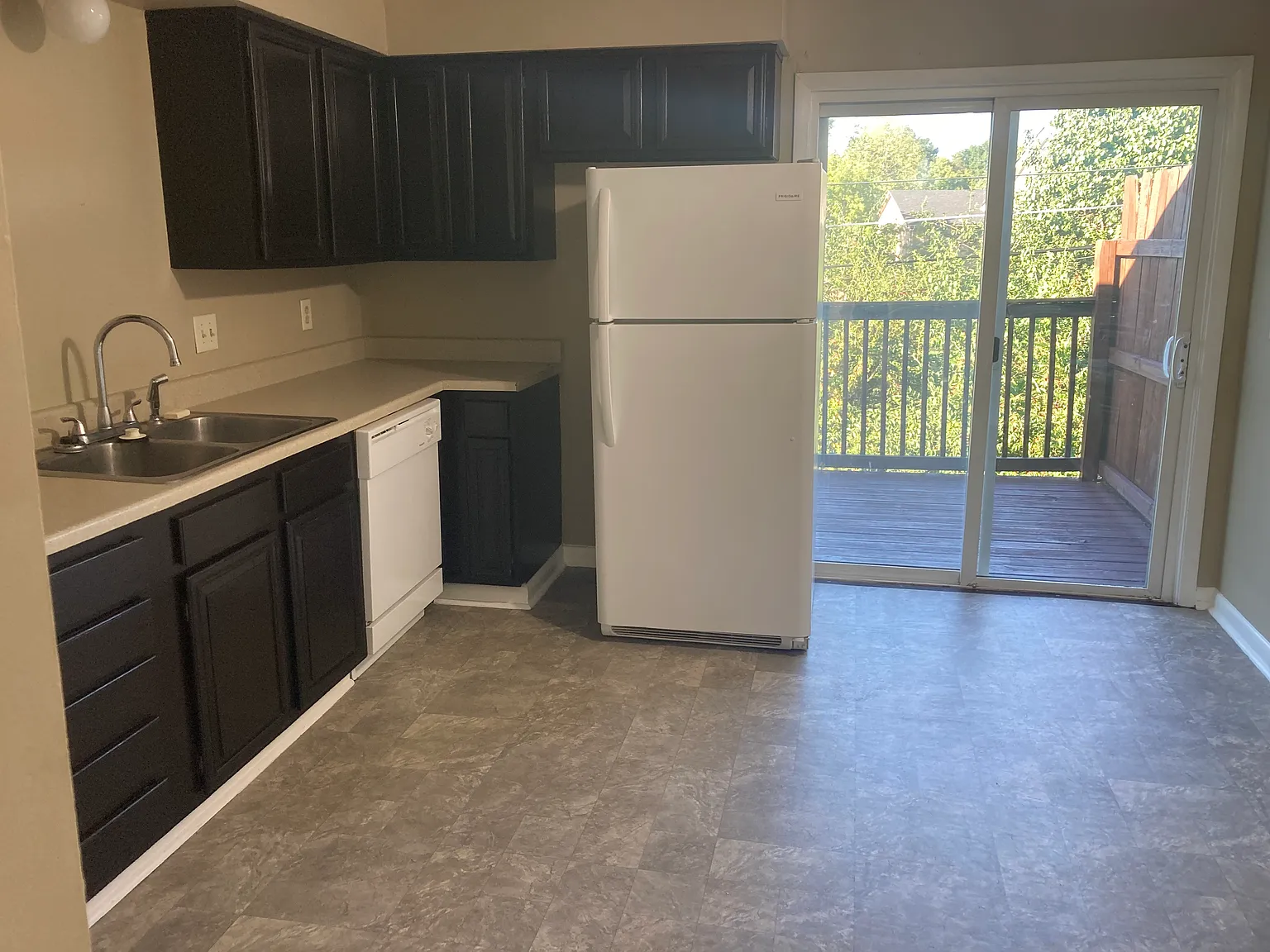 2 bed, 800 sqft, $850 — Photo 4