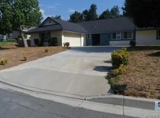 5230 Wonderland Dr, Riverside, CA 92509