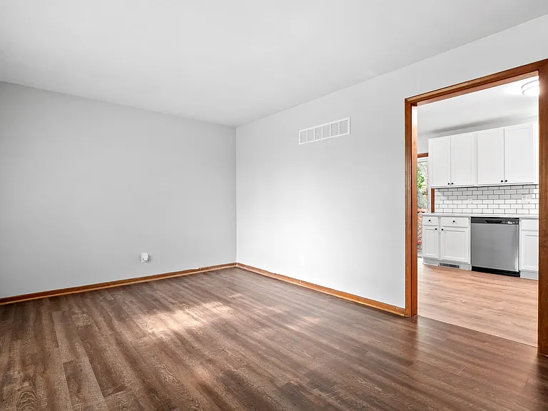 1310 S 49th Ter #1310 — Photo 4