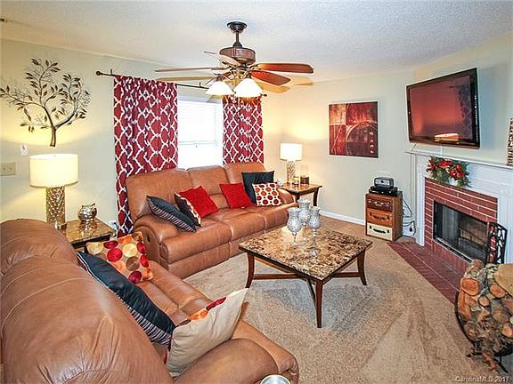 4th image of 3835 Mosscroft Ln