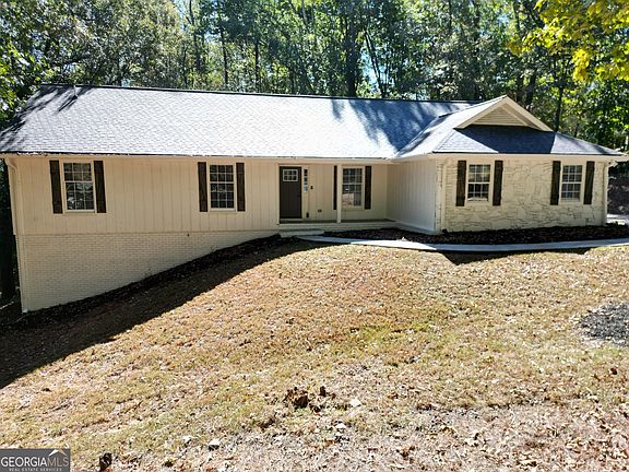 3rd image of 610 Pine Grove Rd