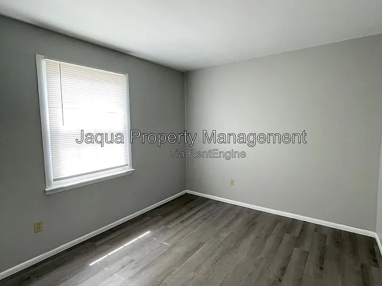 726 Garland Cir — Photo 8