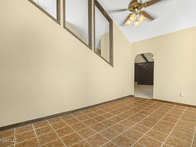 4409 Shadow Wood Cir — Photo 13