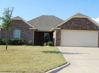 750 Countryside Dr, Aubrey, TX 76227