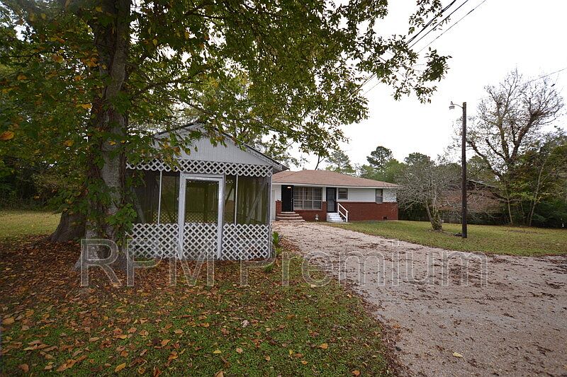 5904 Commerce St, Saint Francisville, LA 70775 Zillow