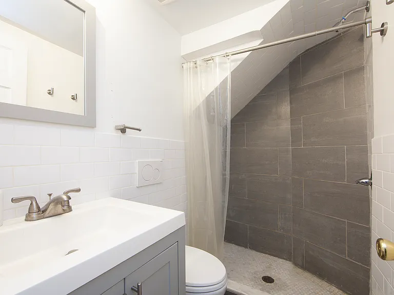 15 Essex St #3 — Photo 6