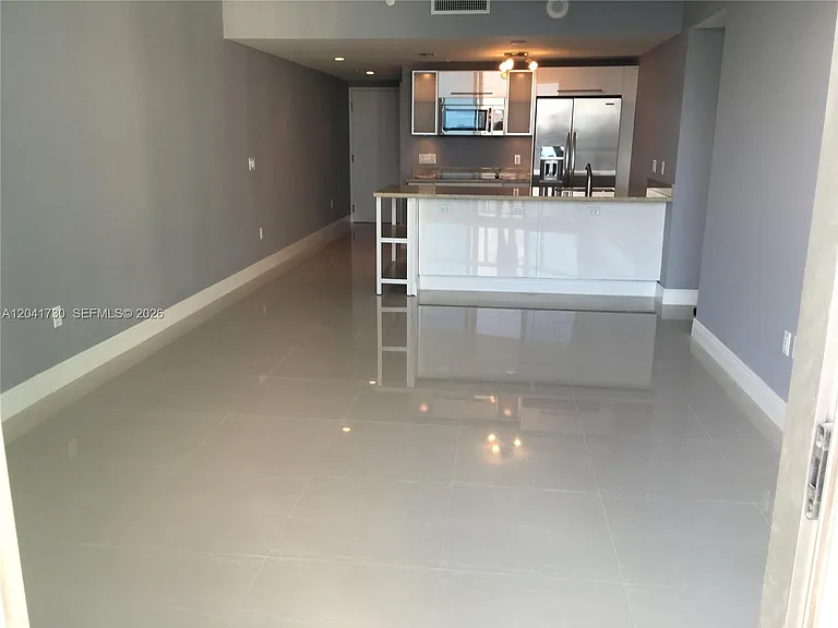 185 SW 7th St #2104 — Photo 3