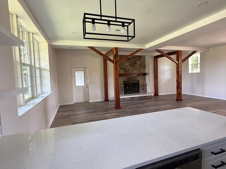 108 Crestview Dr — Photo 9