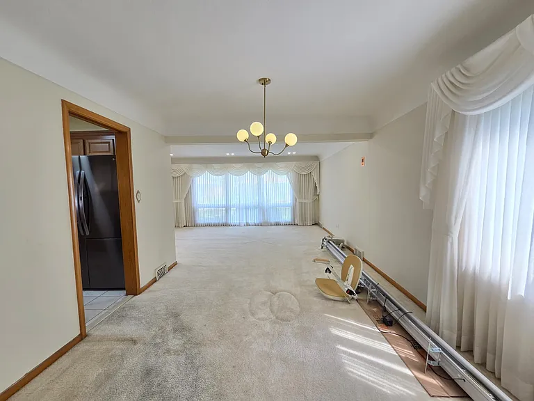 15915 Hilton St — Photo 11