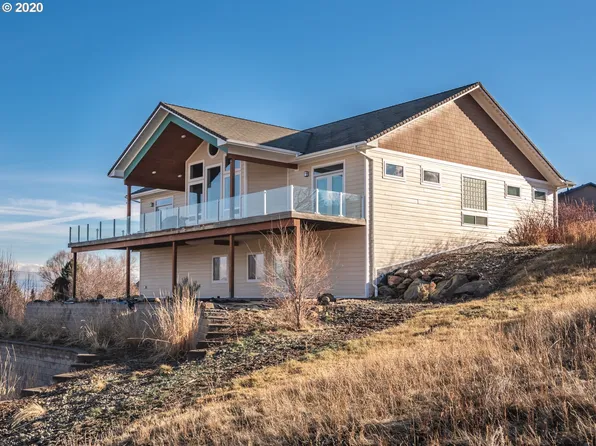 105 Ridge Dr, La Grande, OR 97850