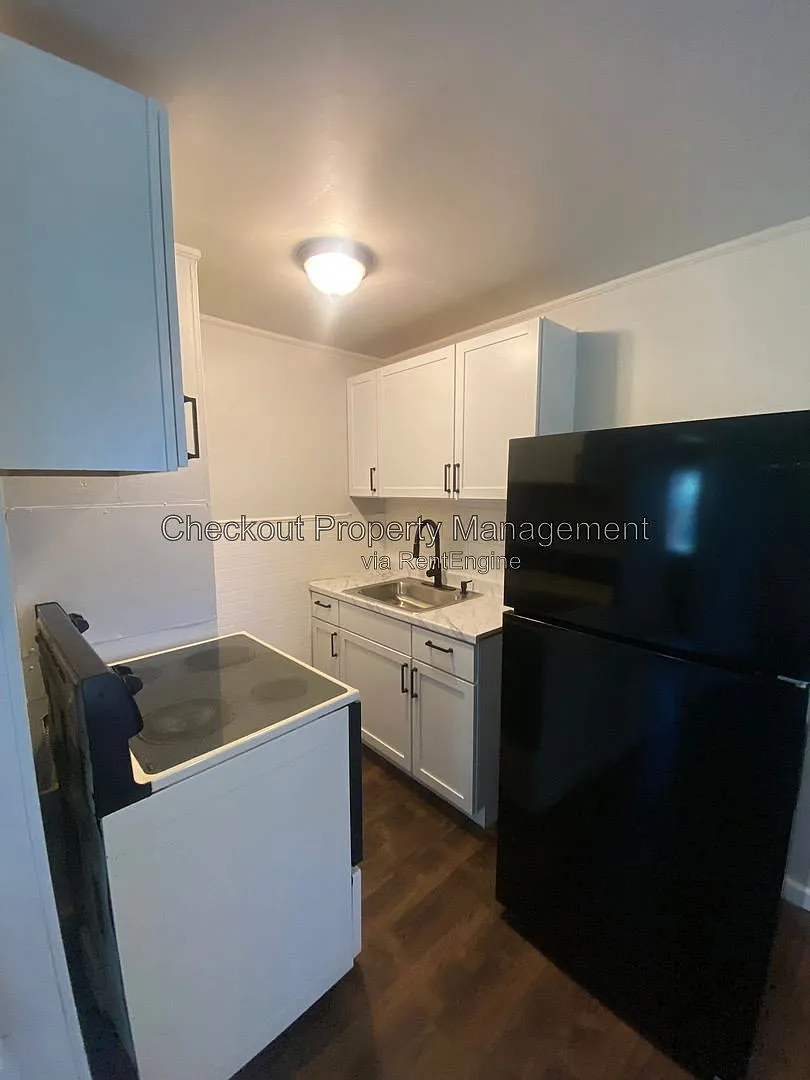 1 bed, 1.0 bath, 700 sqft, $795 — Photo 1