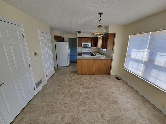 2nd image of 253 Dewfall Dr