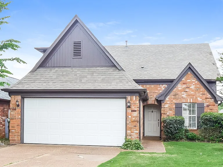 10115 Cross Valley Dr — Photo 1