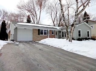 385 Stillwell Dr, Buffalo Grove, IL 60089