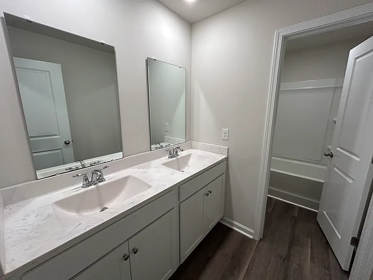324 Vaccaro Dr — Photo 18