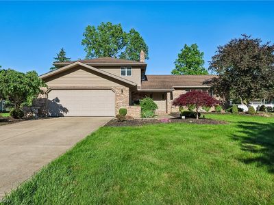 691 Davidson Dr, Highland Heights, OH, 44143