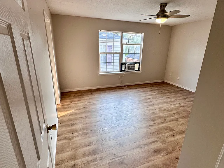 11511 Riverview Ct #4 — Photo 12