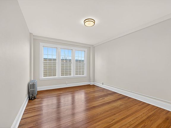 4th image of 990 Bay St APT 207