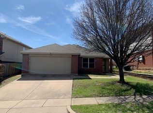 9929 Blue Bell Dr, Fort Worth, TX 76108