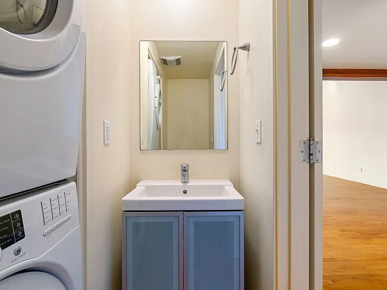 2074-2078 Parker Street - Residential — Photo 14