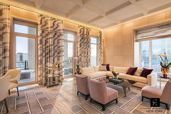 Rented by R New York | media 24