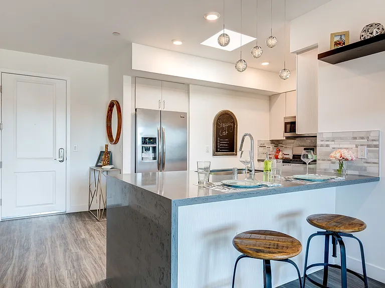 NOHO 55 Luxury Living — Photo 20