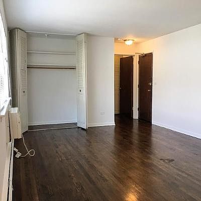 3rd image of 420 W Aldine Ave APT 530