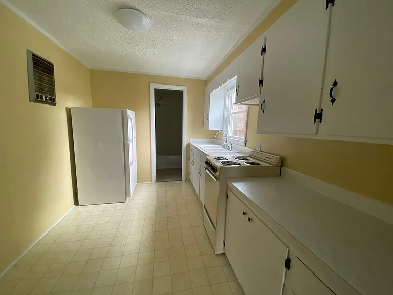 312 Aden St #5 — Photo 8