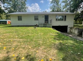 811 E Thompson St, Taylorville, IL