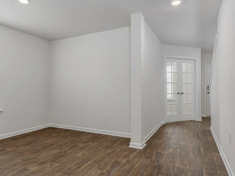 242 Carrington Dr — Photo 8