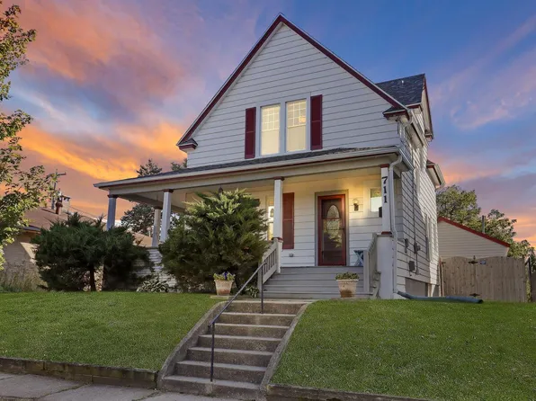 711 40th STREET, Kenosha, WI 53140