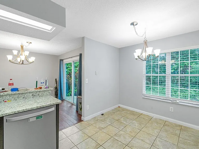 2758 Waymeyer Dr — Photo 20