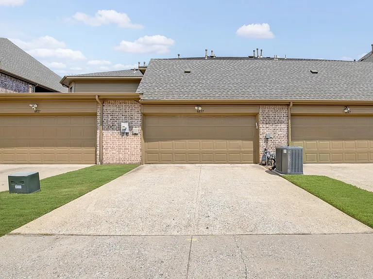 6837 Livorno Ln — Photo 30