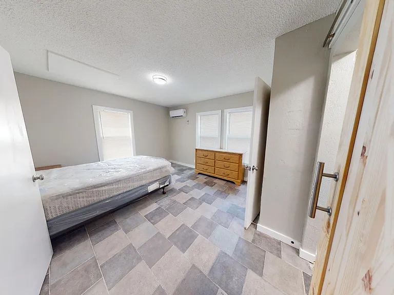 311 S Oak St #311 — Photo 4