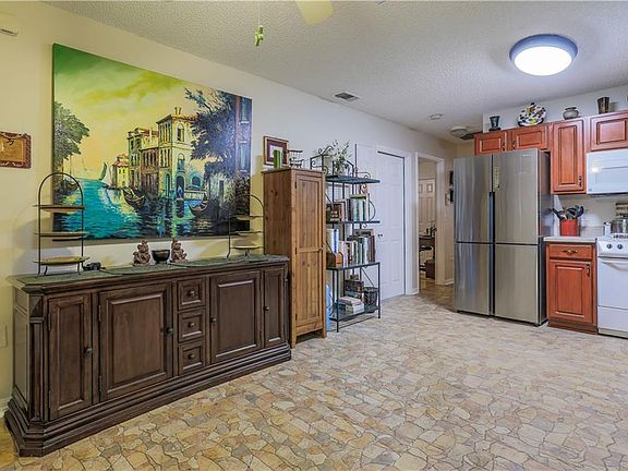 2nd image of 718 Cottage Park Ln