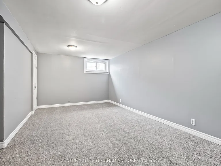 500 Osgoode Dr #20 — Photo 23