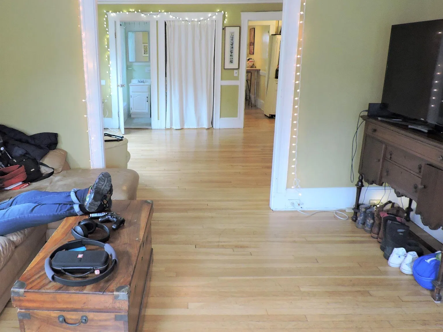 3 bed, 1188 sqft, $3,300 — Photo 3