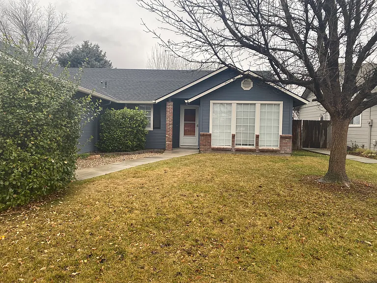 1856 N Pilgrim Ave — Photo 1