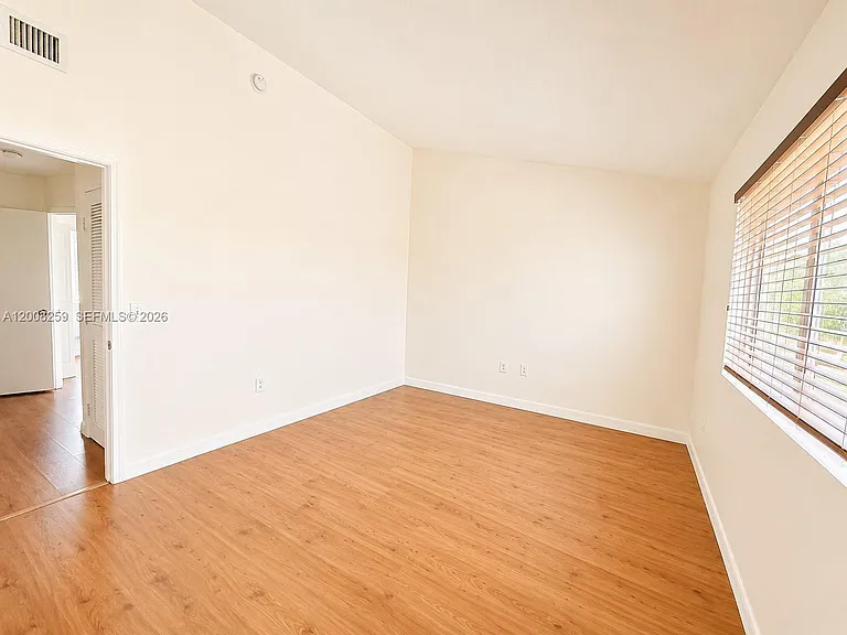 6235 Kendale Lakes Cir #239 — Photo 18