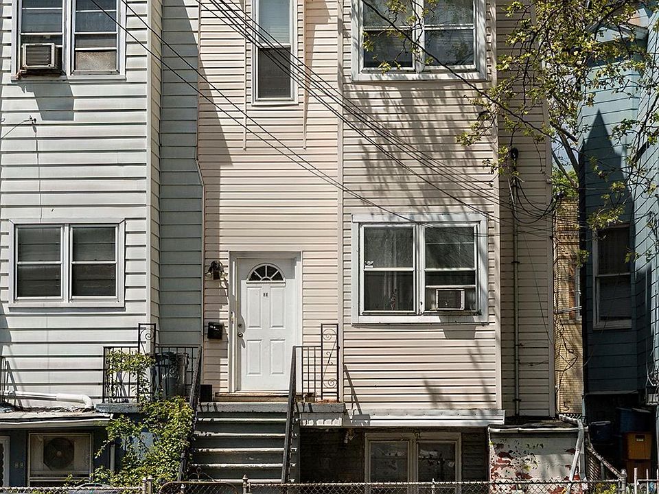 1st image of 86 Waverly St