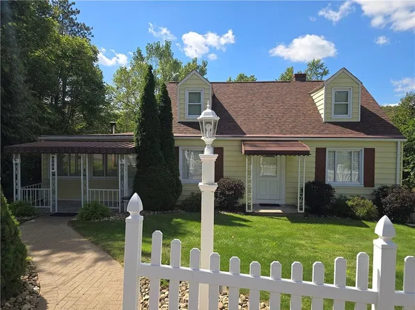 308 South Dr, Valencia, PA 16059