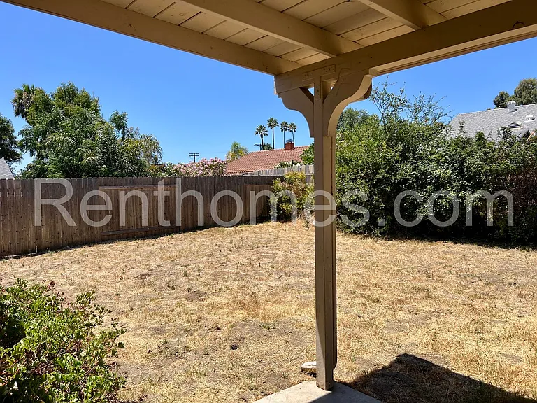 1426 Kingston Dr — Photo 18