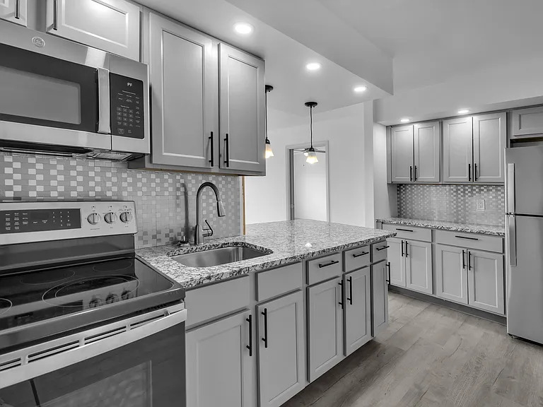 334 W Main St #1 — Photo 2