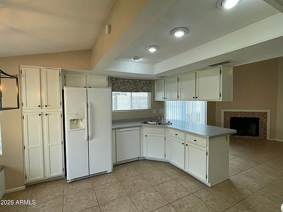 4th image of 6234 E CAROLINA Drive