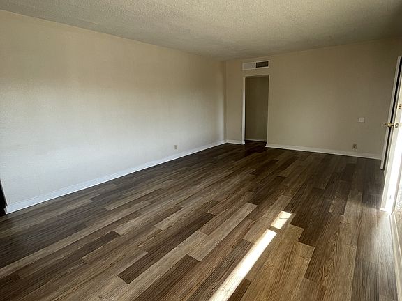4th image of 8155 La Paloma Cir